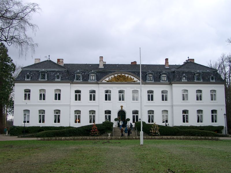 Schloss Weissenhaus